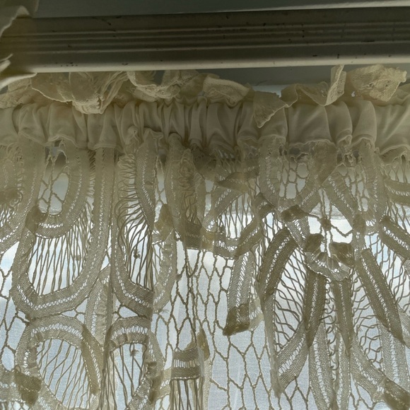 Vintage Victorian Curtain & Valance & Back Sheer 3 Pieces READ 2 window sets - Picture 12 of 13